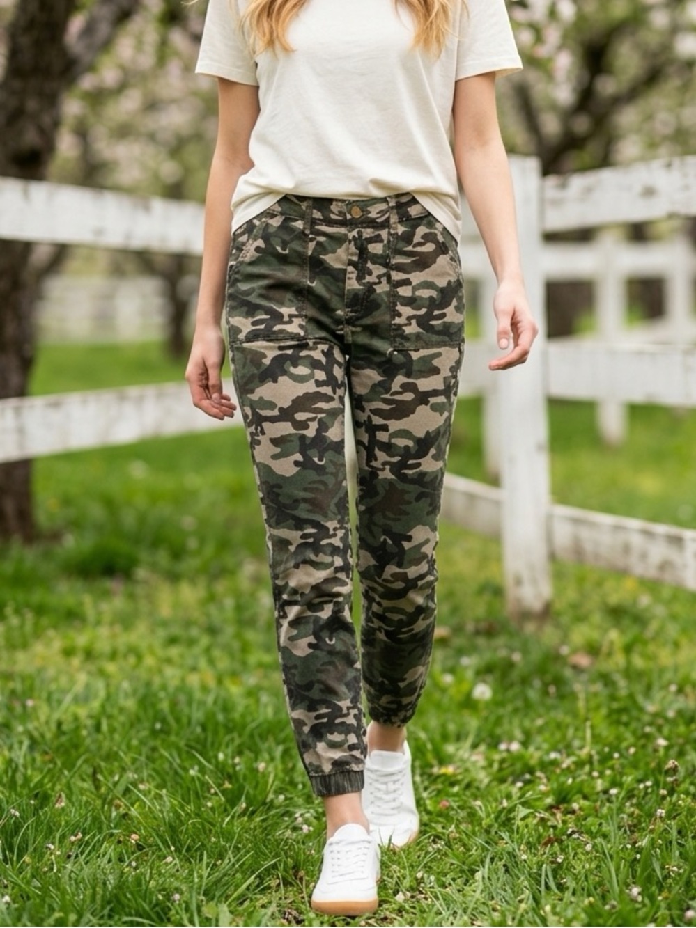 NWT Prosperity Denim Women’s Camo Denim Joggers Pants - Size L - Picture 1 of 10